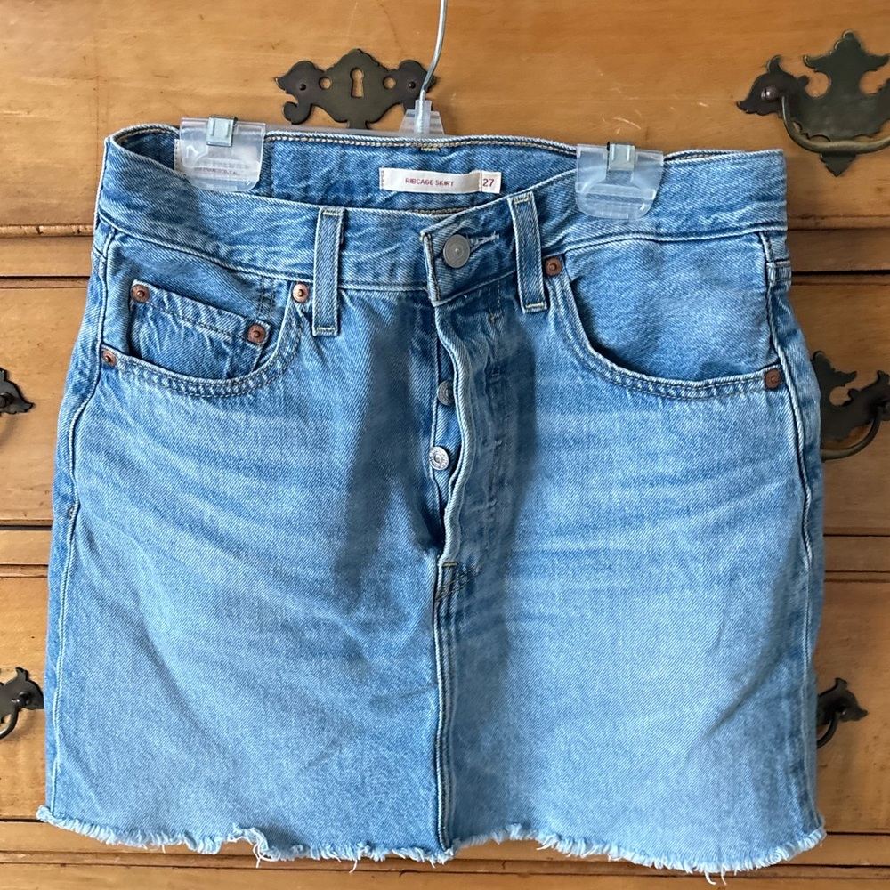Levi’s 501 super soft denim skirt size 27